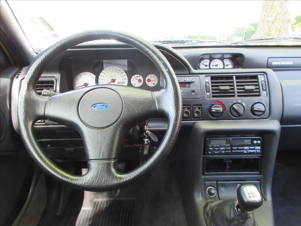 Ford Escort Hatchback 2,0 l 235 kw