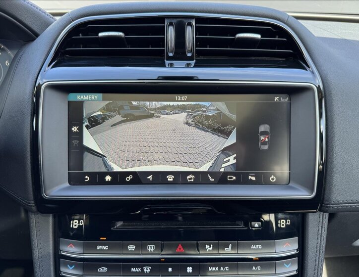 Jaguar F-Pace SUV / Terénní 2,0 l 184 kw