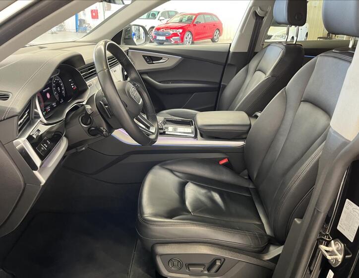 Audi Q8 20