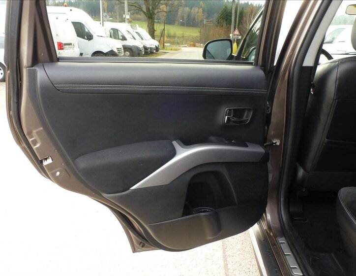 Mitsubishi Outlander 18