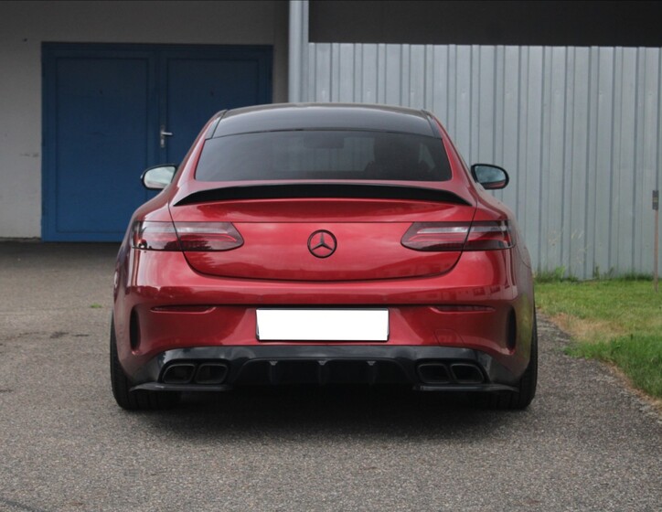 Mercedes-Benz Třídy E 8