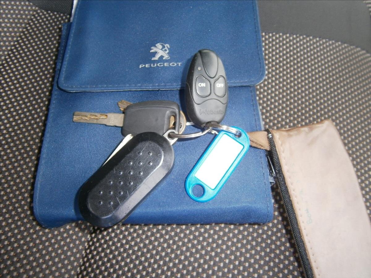 Peugeot Boxer Kombi 2,2 l 96 kw