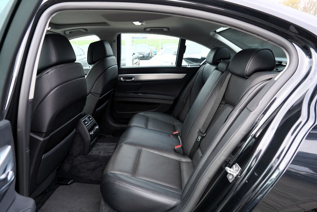 BMW Řada 7 Sedan / Limuzína 3,0 l 180 kw