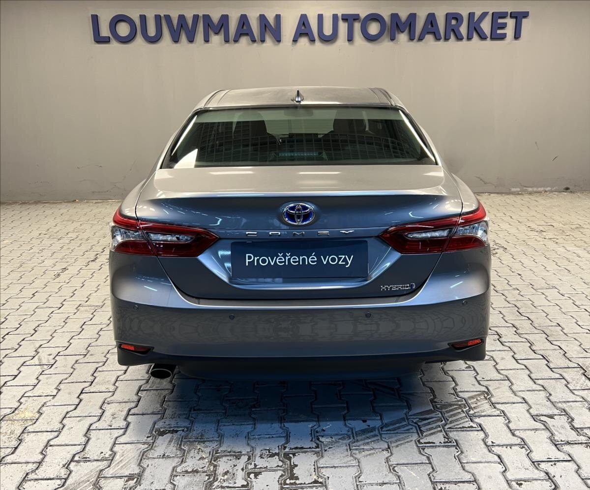 Toyota Camry Sedan 2,5 l 131 kw