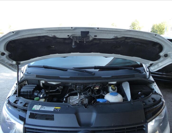 Volkswagen Multivan 36