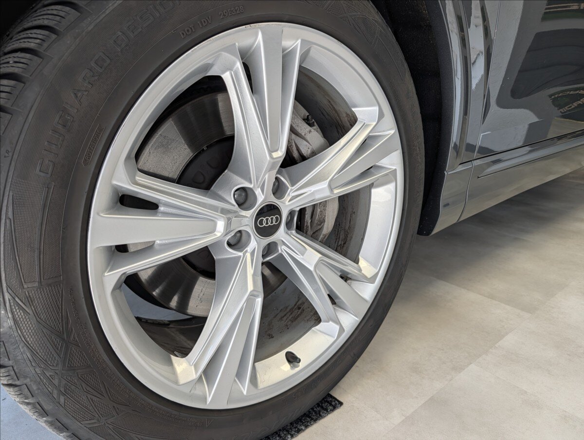 Audi Q8 Hatchback 3,0 l 250 kw