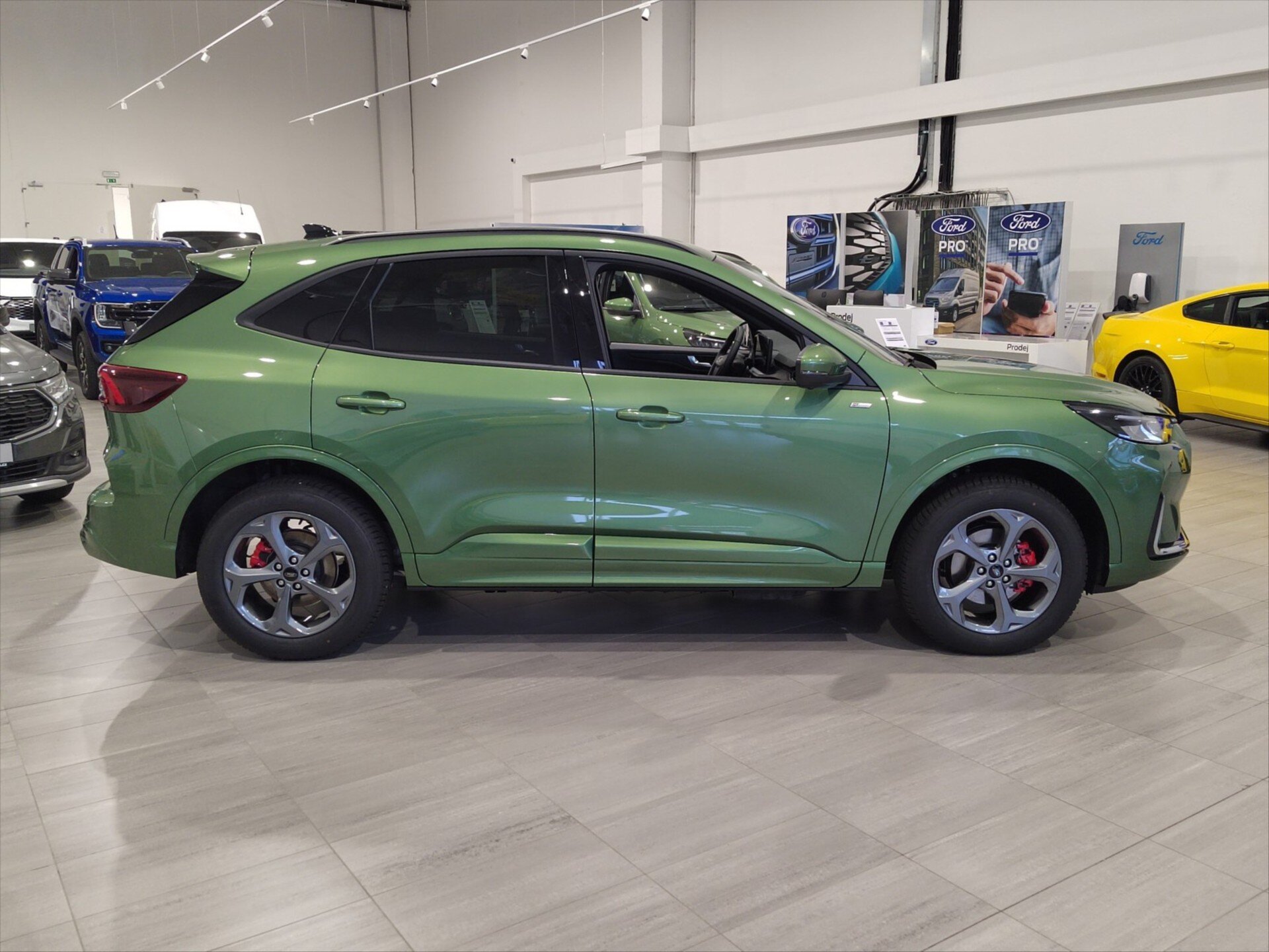 Ford Kuga SUV / Terénní 2,5 l 178 kw