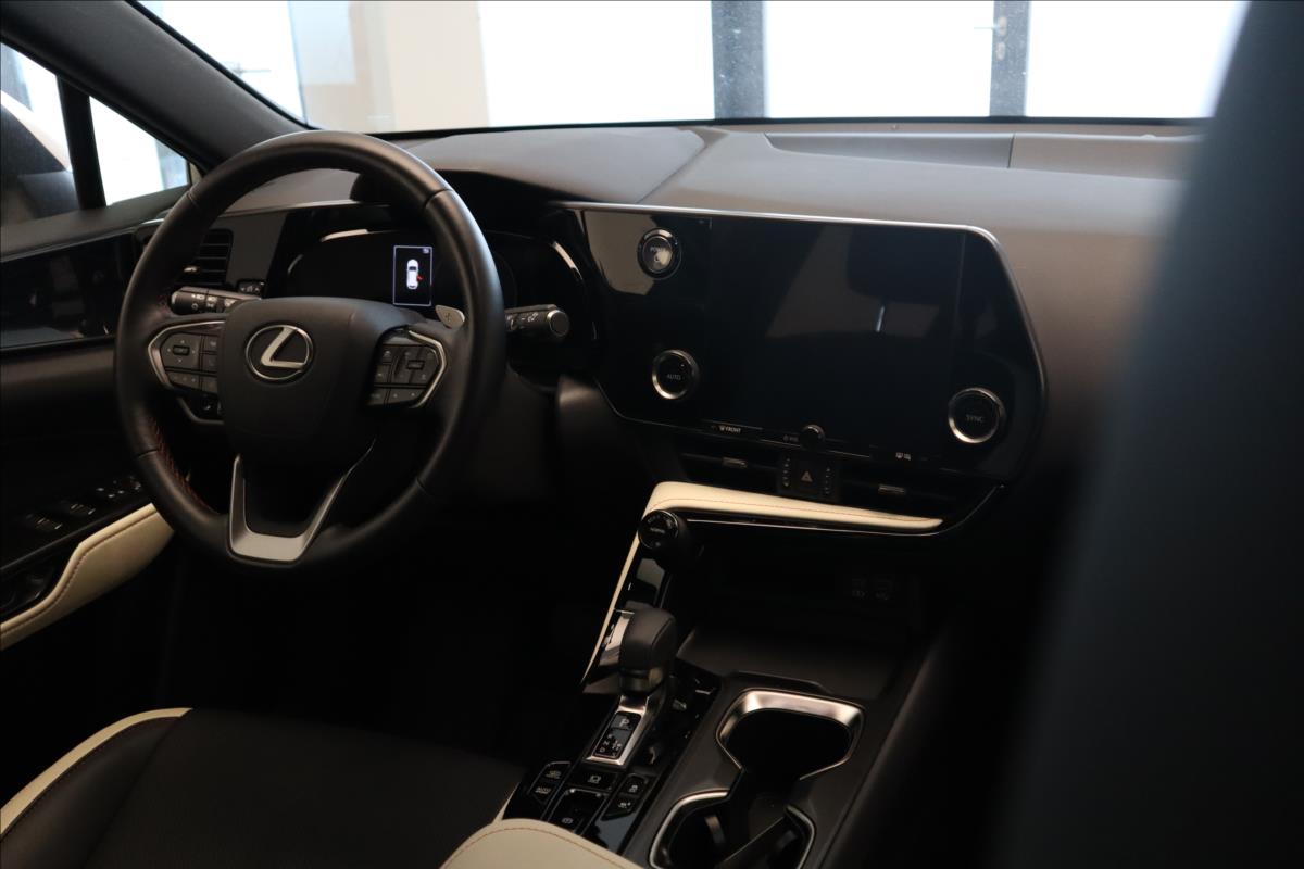 Lexus NX 450h+