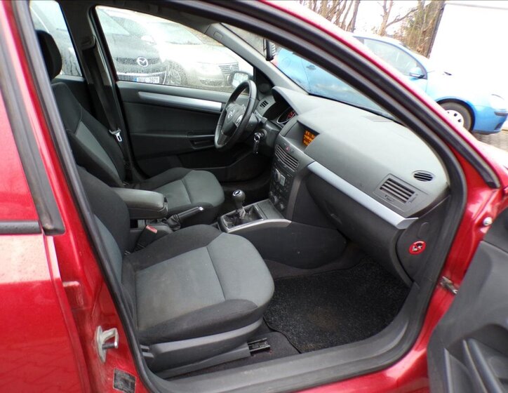 Opel Astra Hatchback 1,6 l 77 kw