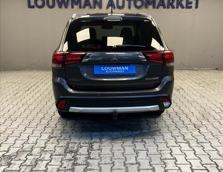 Mitsubishi Outlander SUV 2,3 l 110 kw