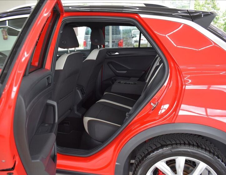 Volkswagen T-Roc 11