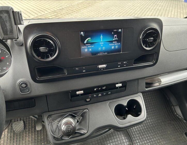 Mercedes-Benz Sprinter 16