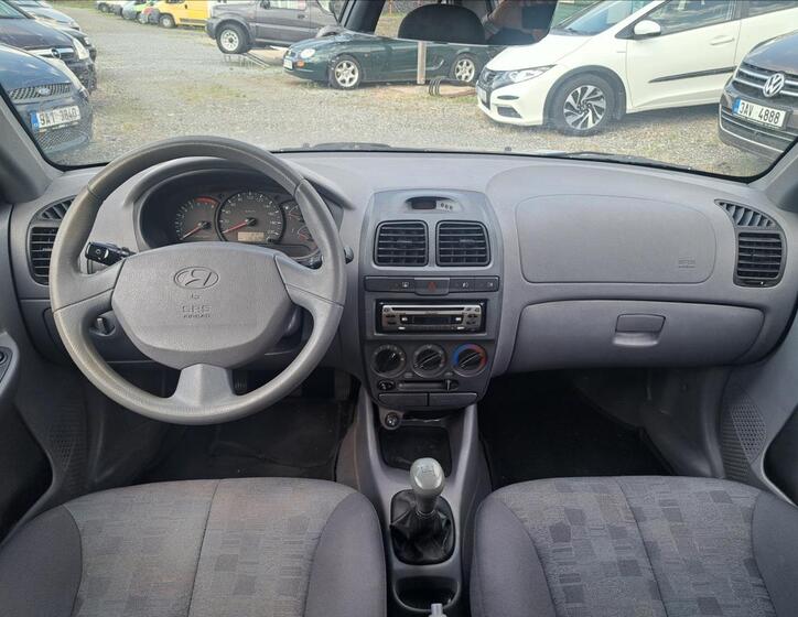 Hyundai Accent 9