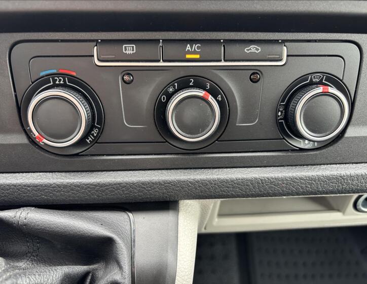 Volkswagen Transporter 22