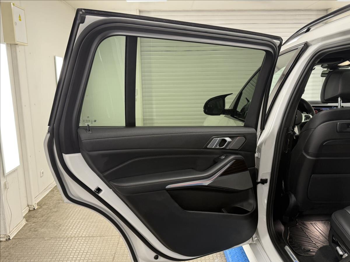 BMW X7 Kombi 3,0 l 250 kw