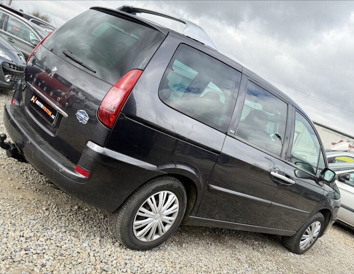 Peugeot 807 MPV 2,2 l 94 kw