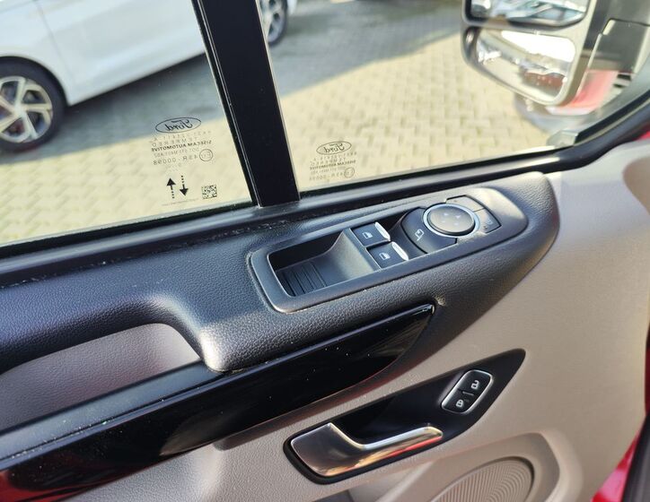 Ford Tourneo Custom 29