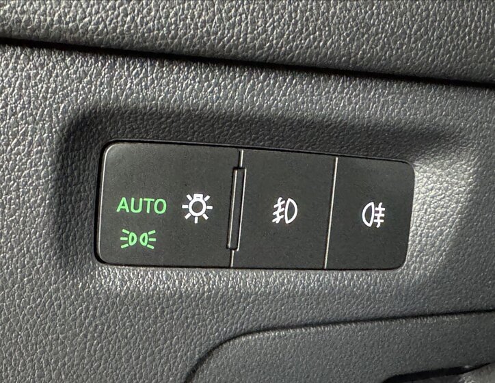 Škoda Octavia Sedan / Limuzína 2,0 l 180 kw