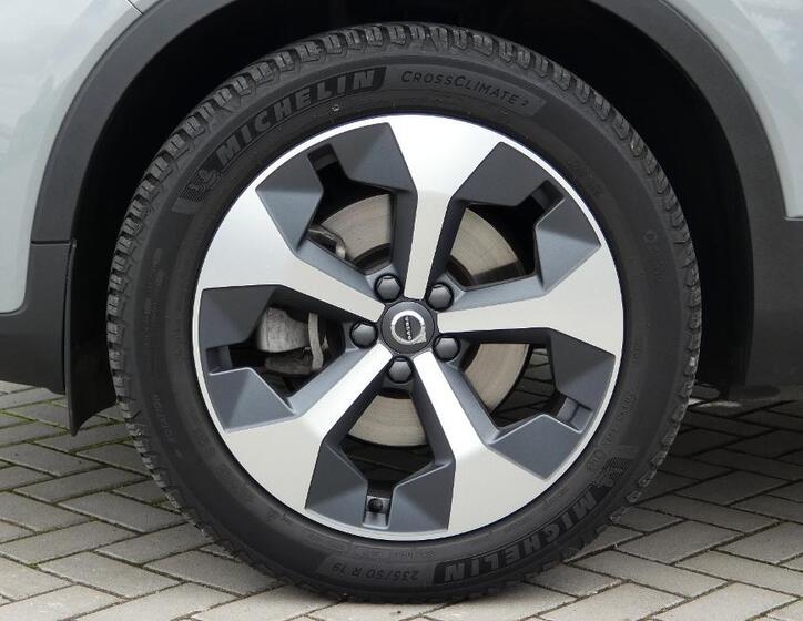 Volvo XC40 22
