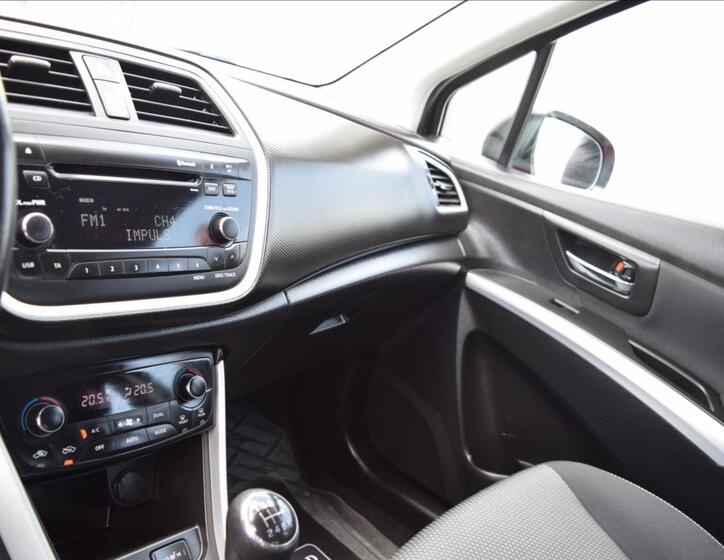 Suzuki SX4 S-Cross 44