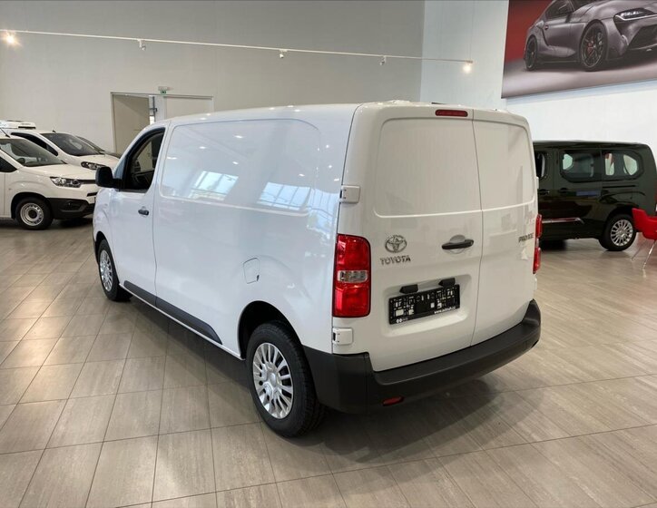 Toyota ProAce Skříň 2,0 l 106 kw