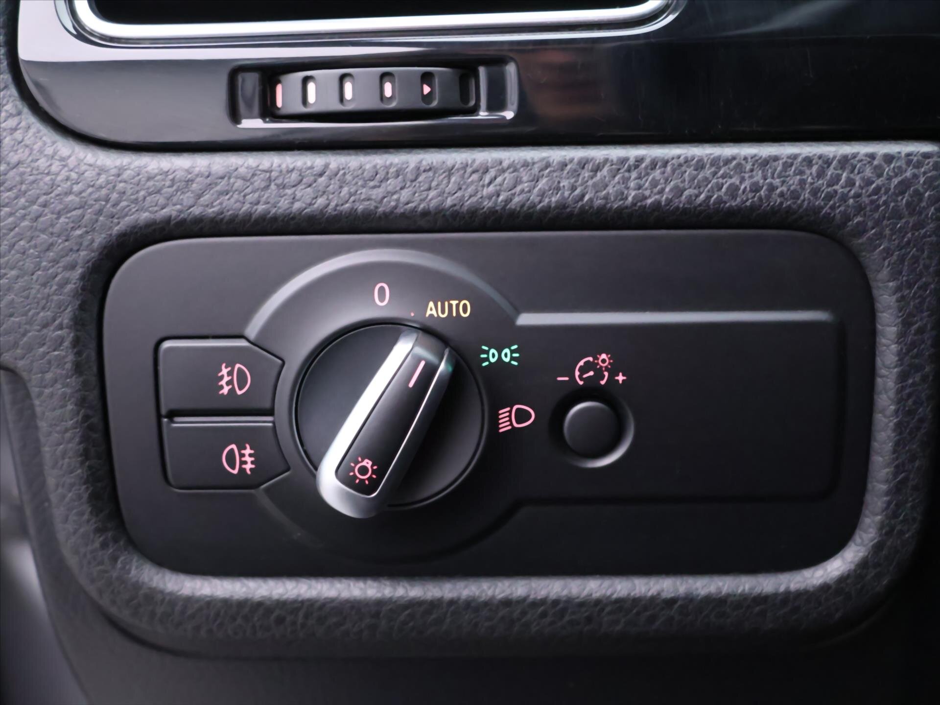 Volkswagen Touareg SUV / Terénní 3,0 l 176 kw