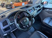 Volkswagen Caravelle 9