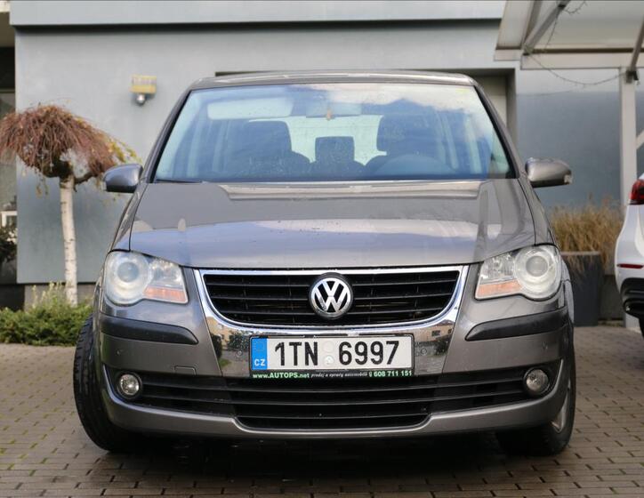 Volkswagen Touran 2