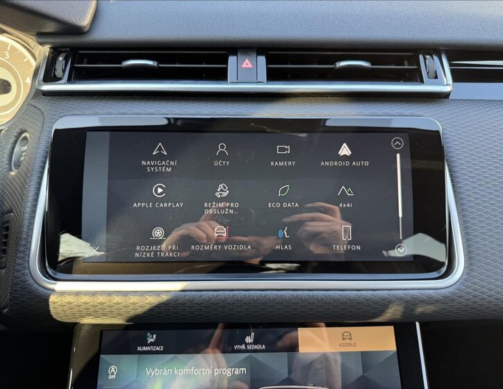 Land Rover Range Rover Velar SUV / Terénní 2,0 l 150 kw