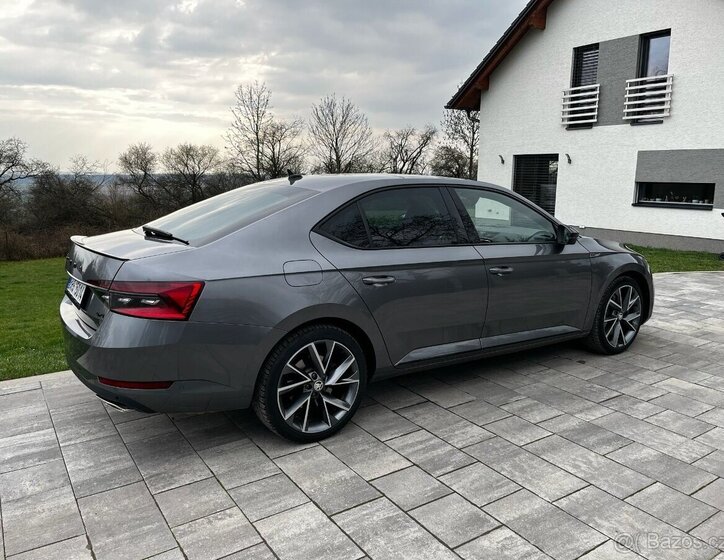 Škoda Superb Sedan / Limuzína 2,0 l 206 kw