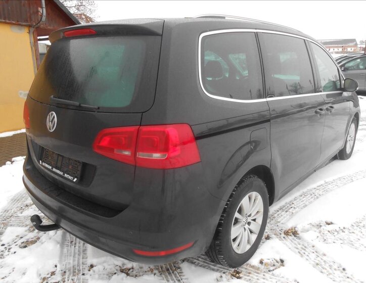 Volkswagen Sharan MPV 2,0 l 103 kw