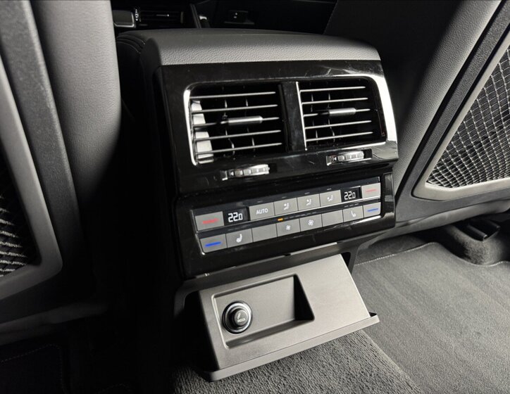 Volkswagen Touareg SUV / Terénní 3,0 l 170 kw