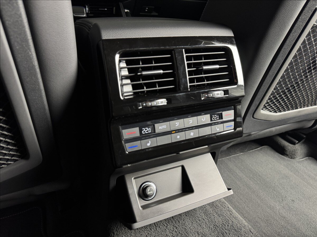Volkswagen Touareg SUV / Terénní 3,0 l 170 kw