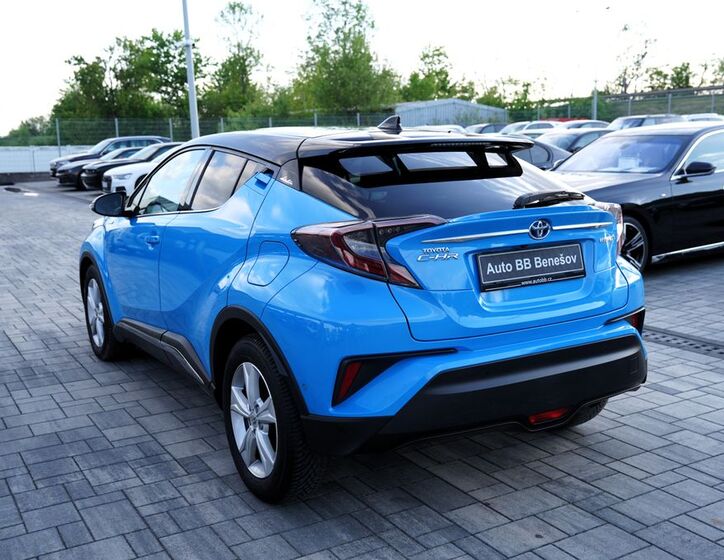 Toyota C-HR 4