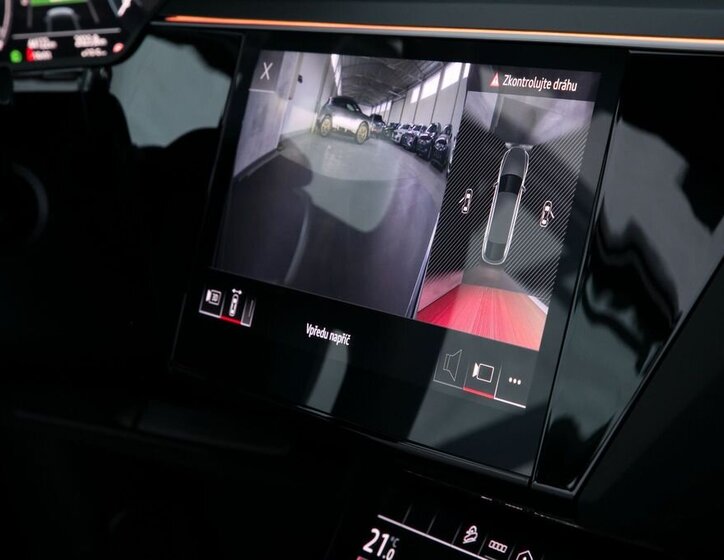 Audi e-tron SUV / Terénní 0,0 300 kw