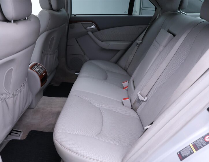 Mercedes-Benz Třídy S Sedan 3,2 l 150 kw