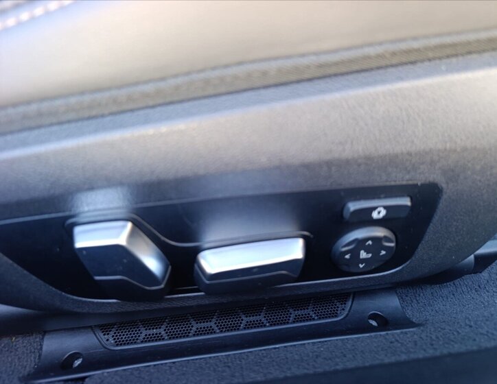 BMW Řada 8 Kupé 4,4 l 390 kw