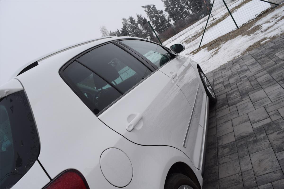 Volkswagen Golf Kombi 1,6 l 77 kw