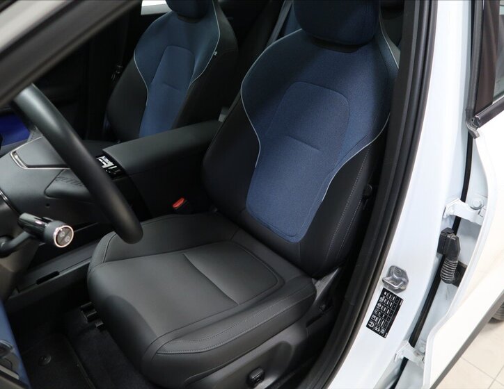 Volvo EX30 Hatchback 0,0 200 kw