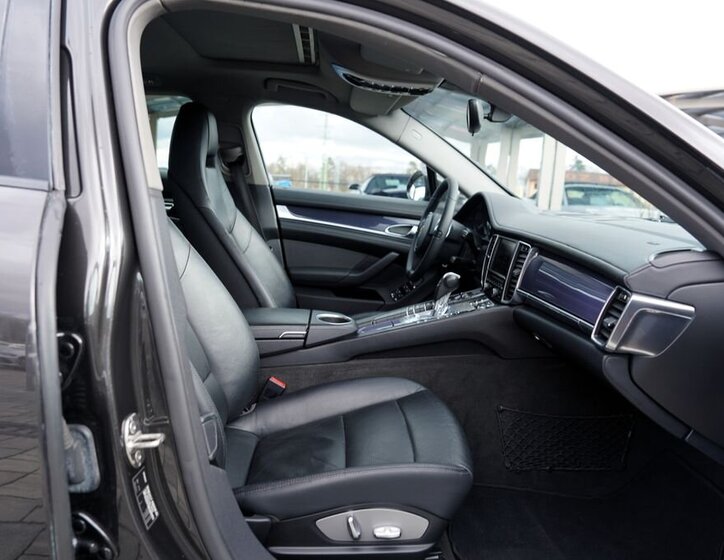 Porsche Panamera Sedan 3,6 l 220 kw