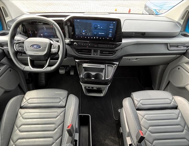 Ford Tourneo Custom 17