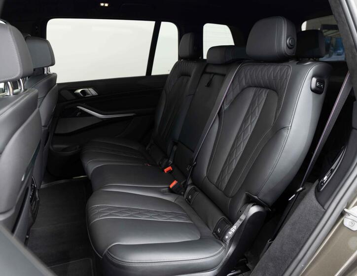 BMW X7 22