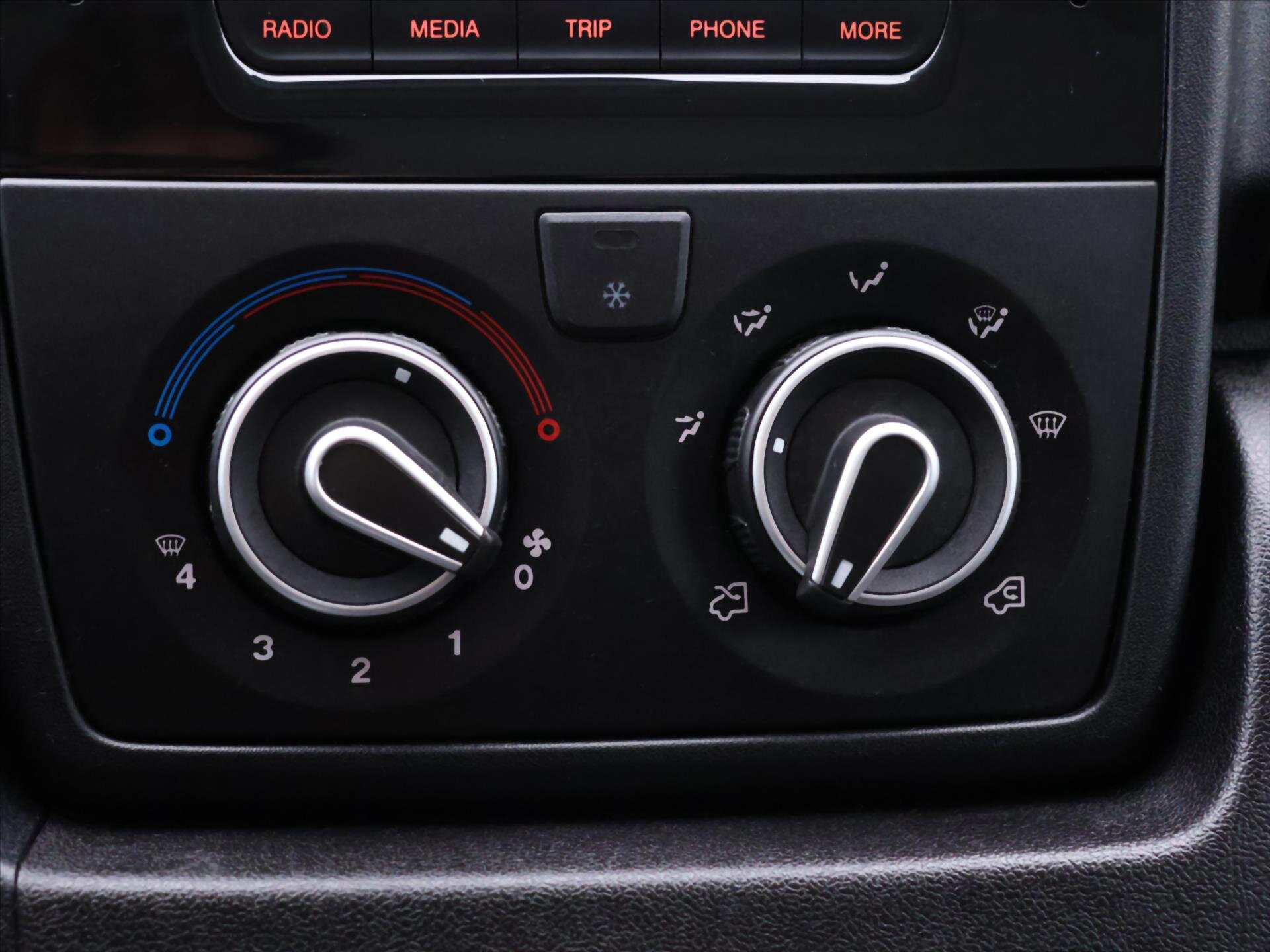 Opel Movano Skříň 2,2 l 88 kw