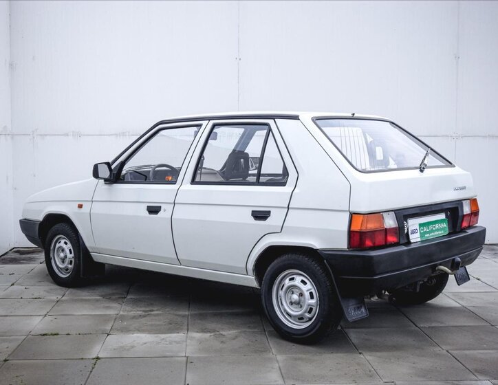 Škoda Favorit Hatchback 1,3 l 46 kw