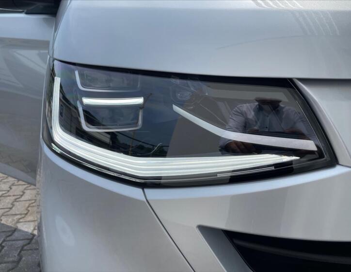 Volkswagen Caravelle 32