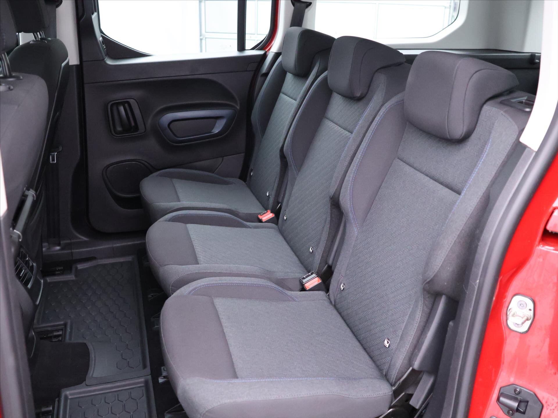 Peugeot Rifter MPV 1,5 l 96 kw