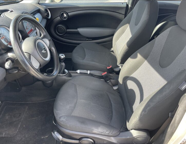 Mini Cooper Hatchback 1,6 l 88 kw