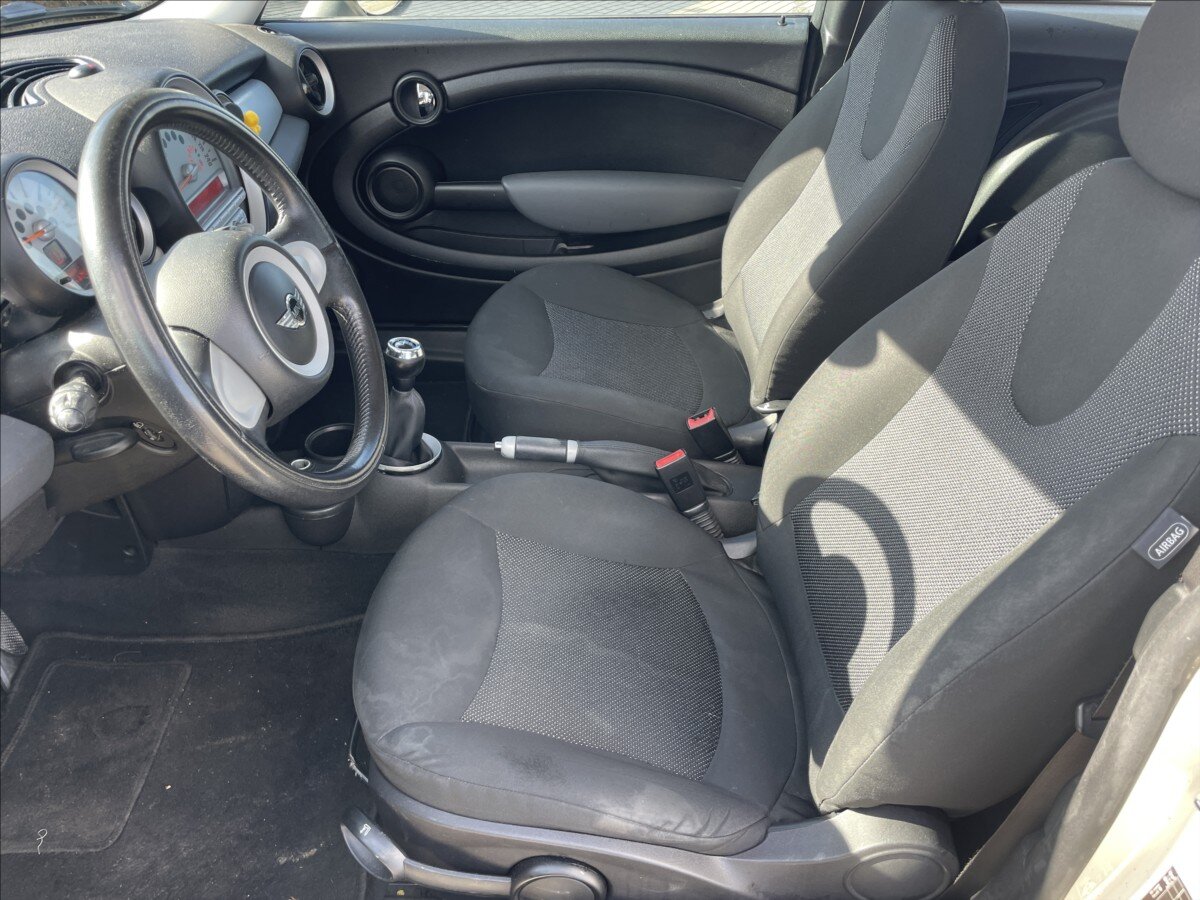 Mini Cooper Hatchback 1,6 l 88 kw