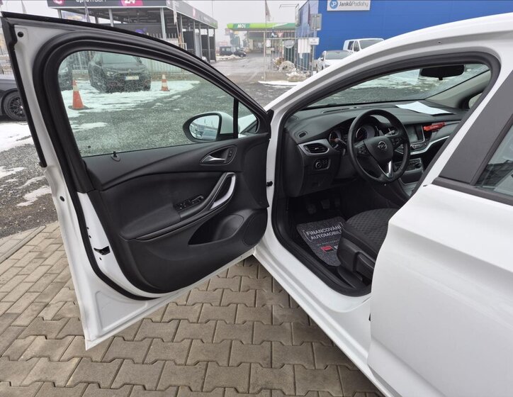 Opel Astra Hatchback 999,0 77 kw