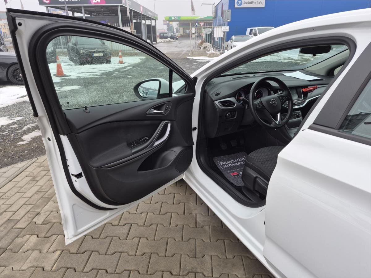 Opel Astra Hatchback 999,0 77 kw